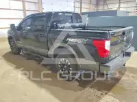 2017 Nissan TITAN фото