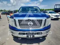 2017 Nissan TITAN фото