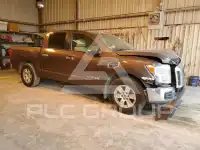 2017 Nissan TITAN фото