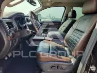 2017 Nissan TITAN фото