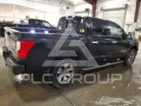 2017 Nissan TITAN фото