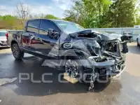 2017 Nissan TITAN фото