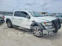 2017 Nissan TITAN фото
