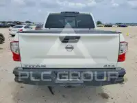 2017 Nissan TITAN фото