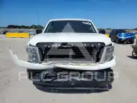 2017 Nissan TITAN фото