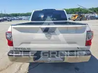 2017 Nissan TITAN фото