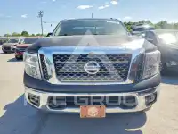 2017 Nissan TITAN фото