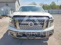 2017 Nissan TITAN photo