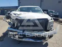 2017 Nissan TITAN фото