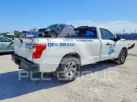 2017 Nissan TITAN фото