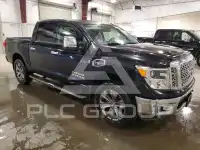 2017 Nissan TITAN фото