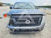 2017 Nissan TITAN фото