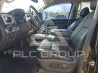 2017 Nissan TITAN фото