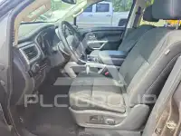 2017 Nissan TITAN фото