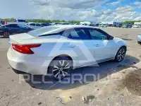 2017 Nissan MAXIMA photo