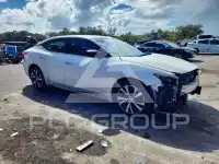 2017 Nissan MAXIMA photo