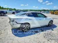 2017 Nissan MAXIMA photo