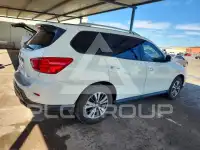 2017 Nissan PATHFINDER photo