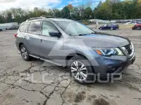2017 Nissan PATHFINDER photo
