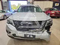 2017 Nissan PATHFINDER photo