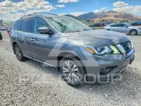 2017 Nissan PATHFINDER photo