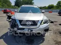 2017 Nissan PATHFINDER photo