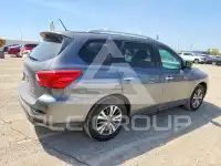 2017 Nissan PATHFINDER photo