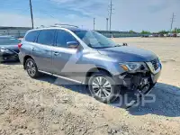 2017 Nissan PATHFINDER photo
