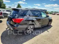 2017 Nissan PATHFINDER photo