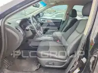 2017 Nissan PATHFINDER photo