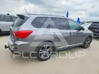 2017 Nissan PATHFINDER photo