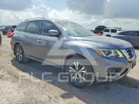 2017 Nissan PATHFINDER photo