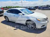 2017 Nissan ALTIMA фото