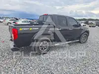 2017 Nissan FRONTIER photo