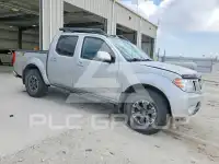 2017 Nissan FRONTIER photo