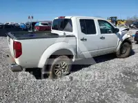 2017 Nissan FRONTIER photo