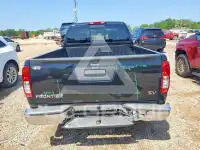 2017 Nissan FRONTIER photo