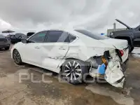 2017 Nissan ALTIMA photo