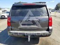 2017 Chevrolet Suburan photo