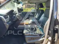 2017 Chevrolet Suburan фото