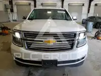 2017 Chevrolet Suburan photo