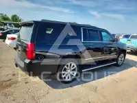 2017 Chevrolet Suburan photo