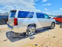 2017 Chevrolet Suburan photo