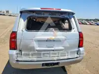 2017 Chevrolet Suburan photo
