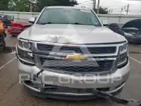 2017 Chevrolet Suburan photo
