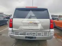 2017 Chevrolet Suburan photo