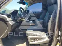 2017 Chevrolet Suburan фото