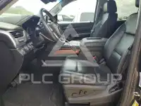 2017 Chevrolet Suburan photo