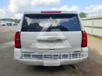 2017 Chevrolet Suburan photo