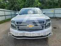 2017 Chevrolet Suburan photo